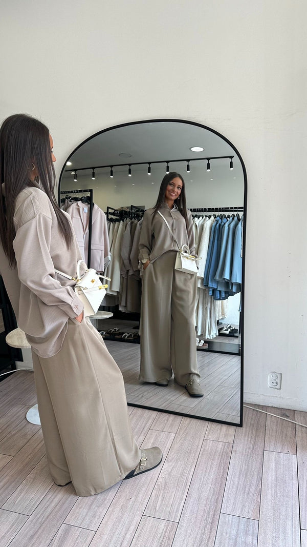 Ensemble Aya taupe